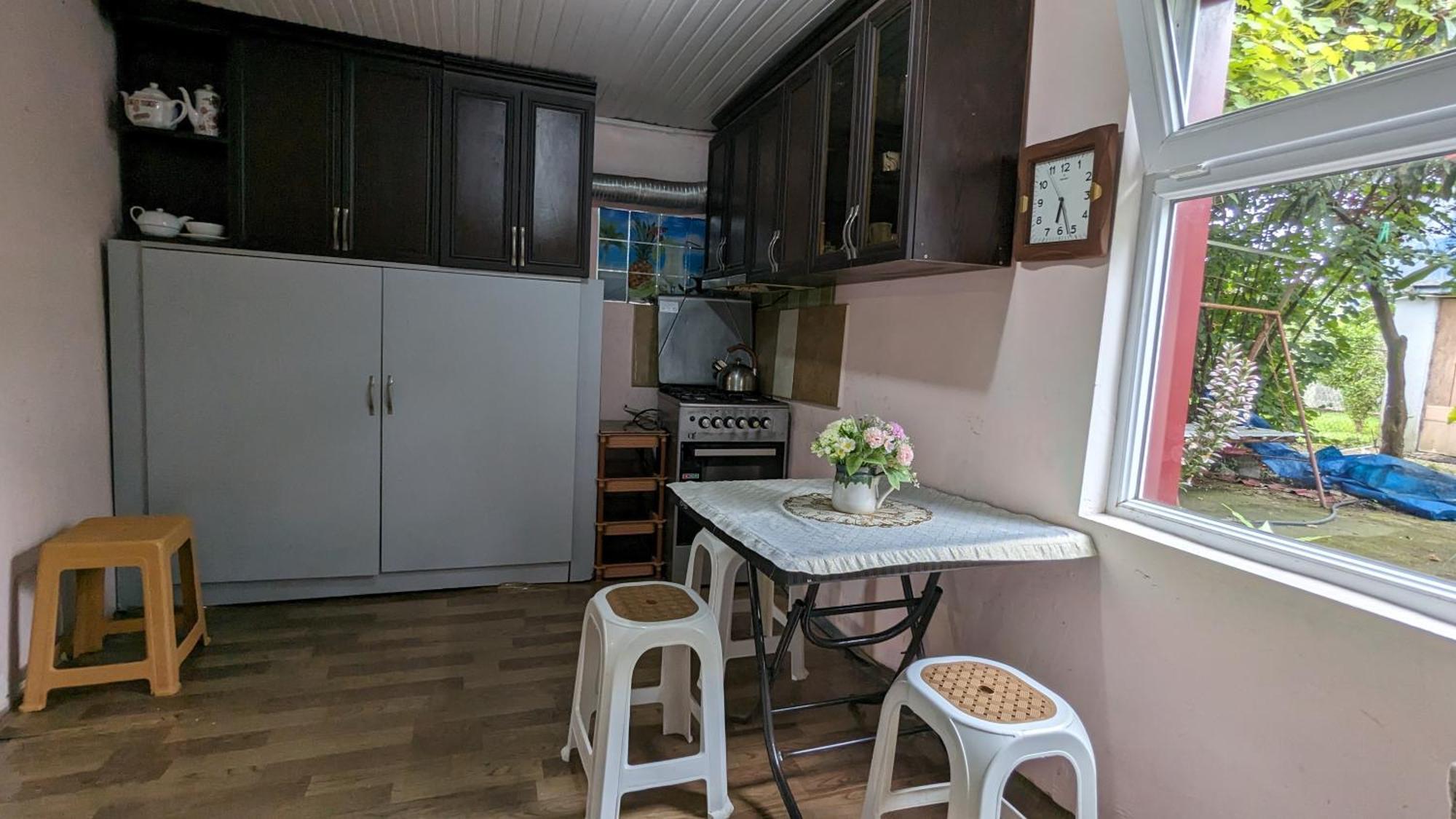 Mano'S Guest House Kobuleti Exterior foto